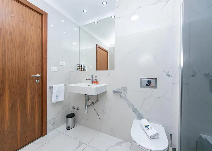 Seaside With A Swimming Pool Brela, Makarska - 19834 *