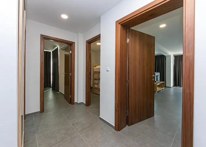 Seaside With A Swimming Pool Brela, Makarska - 19834 Appartamento Brela