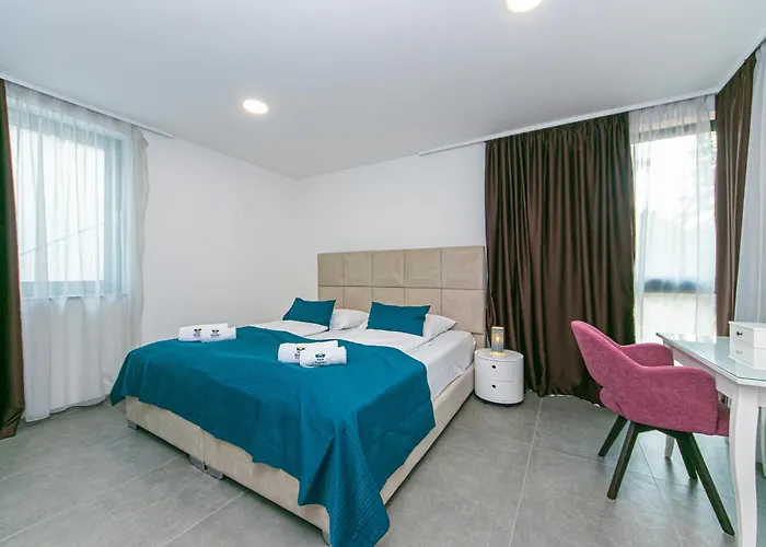 Seaside With A Swimming Pool Brela, Makarska - 19834 Brela