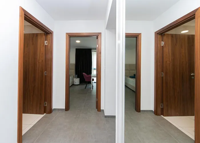 Seaside With A Swimming Pool Brela, Makarska - 19834 Brela