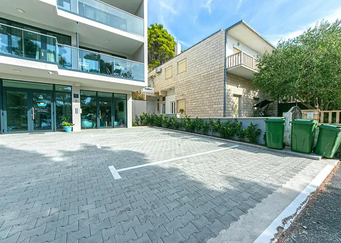 Seaside With A Swimming Pool Brela, Makarska - 19834 Brela